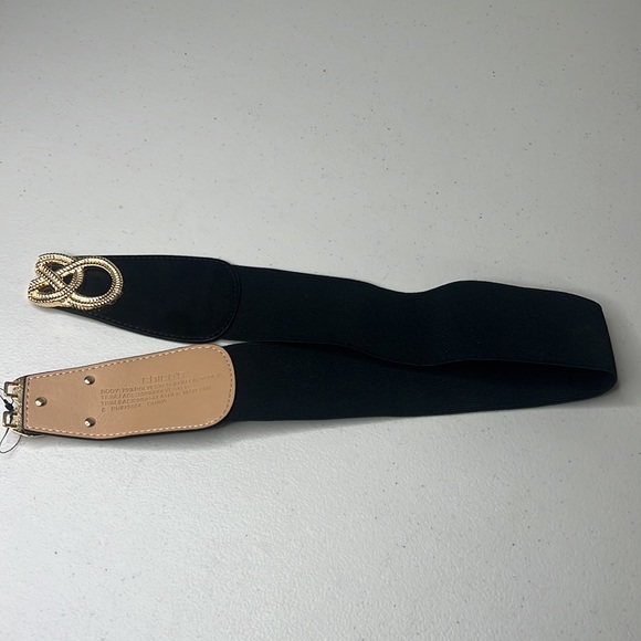 New stretch Chico's Women's Black and Gold Belt hardware hook in classy holidays - Picture 3 of 3